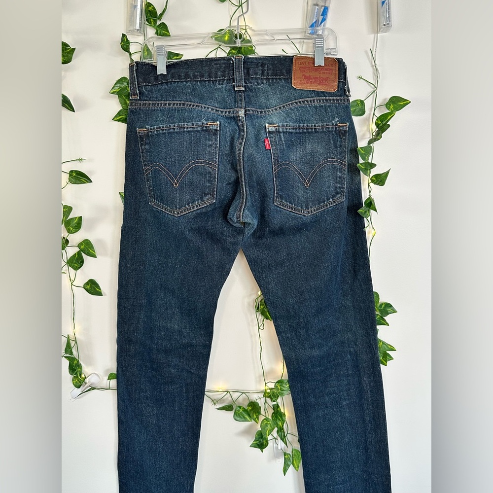 Levi's Men's Classic Indigo Straight Jeans - Picture 2 of 7
